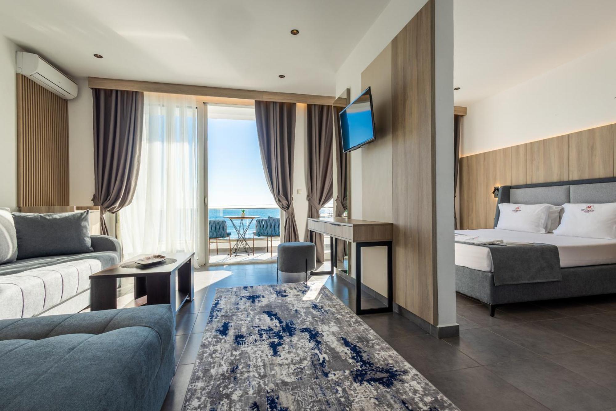 Continental Hotel 울친 외부 사진