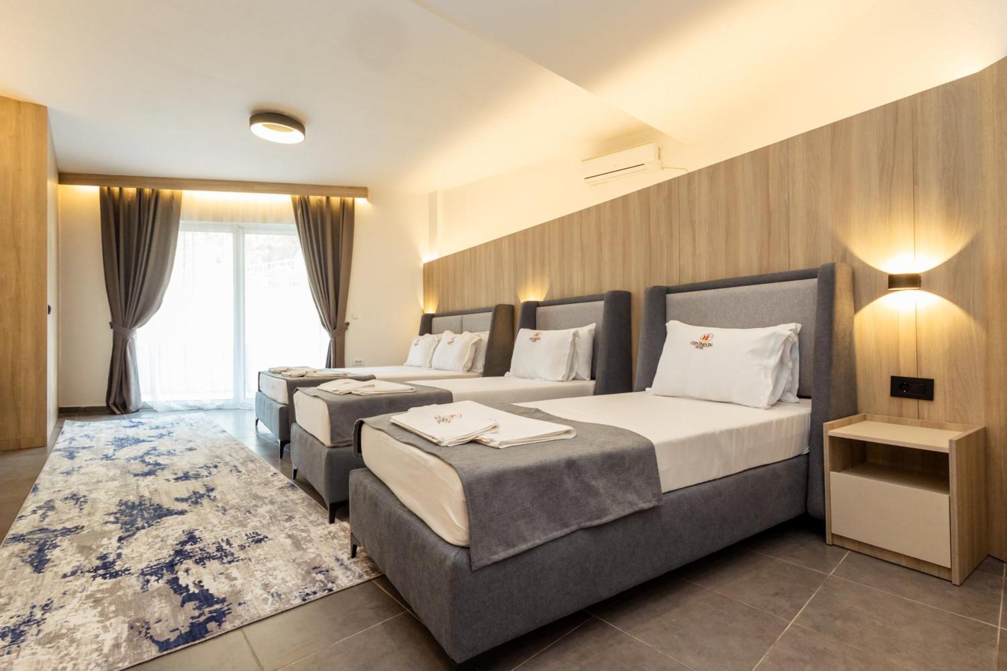 Continental Hotel 울친 외부 사진