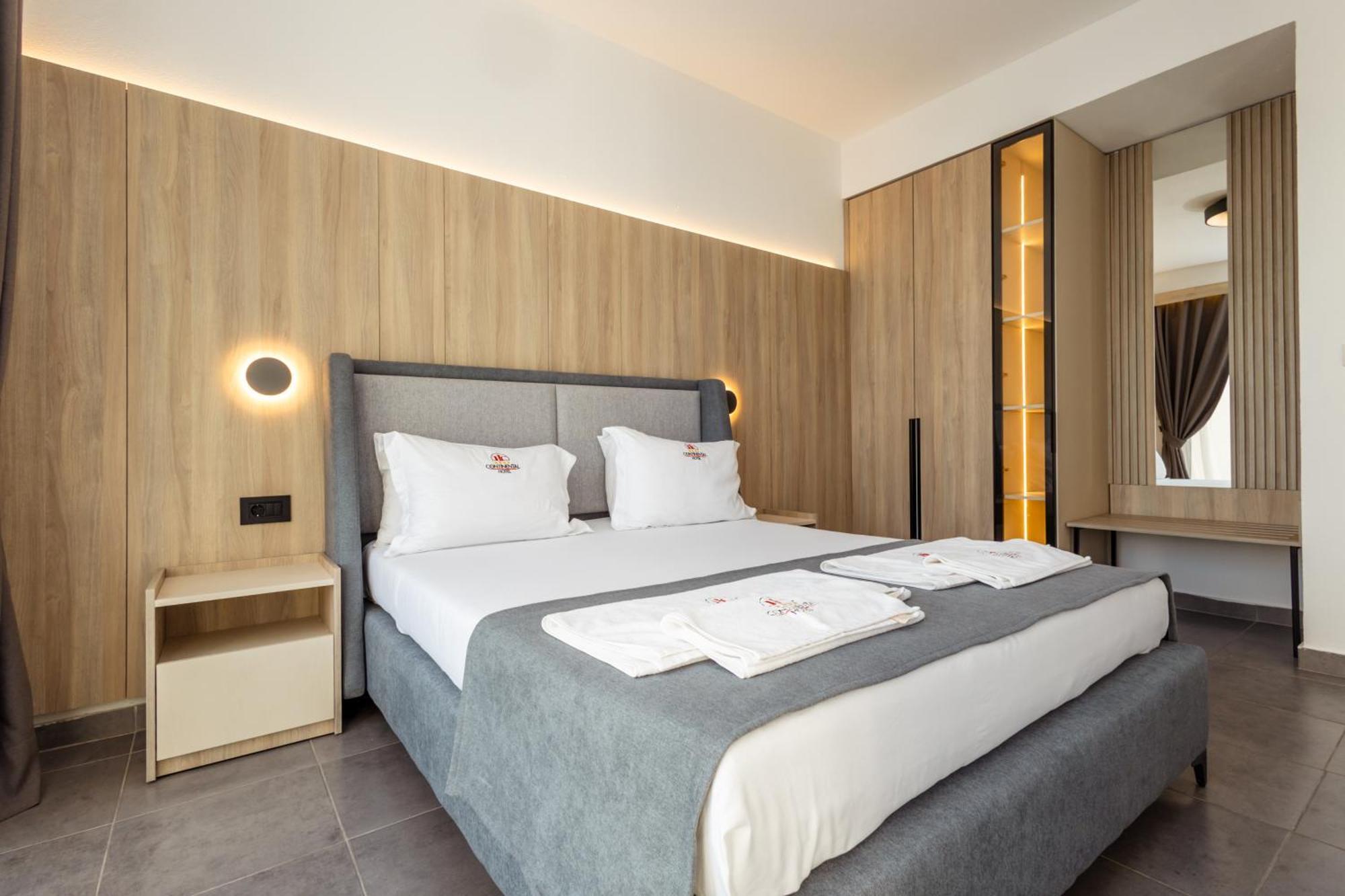 Continental Hotel 울친 외부 사진