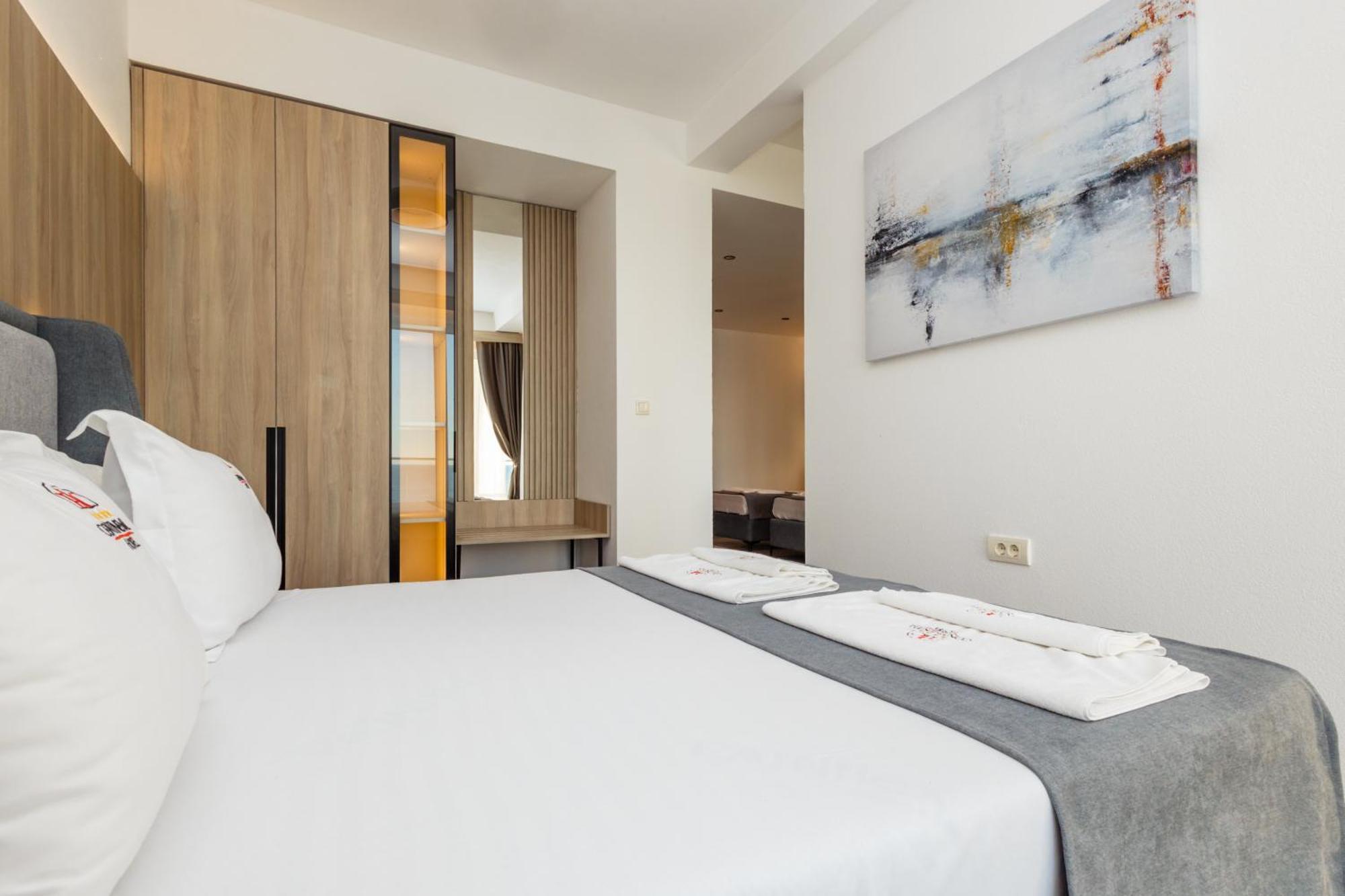 Continental Hotel 울친 외부 사진