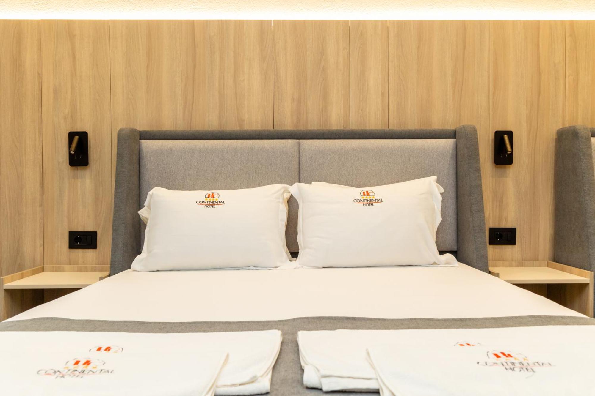 Continental Hotel 울친 외부 사진