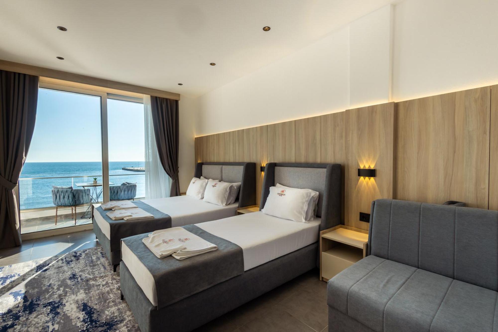 Continental Hotel 울친 외부 사진