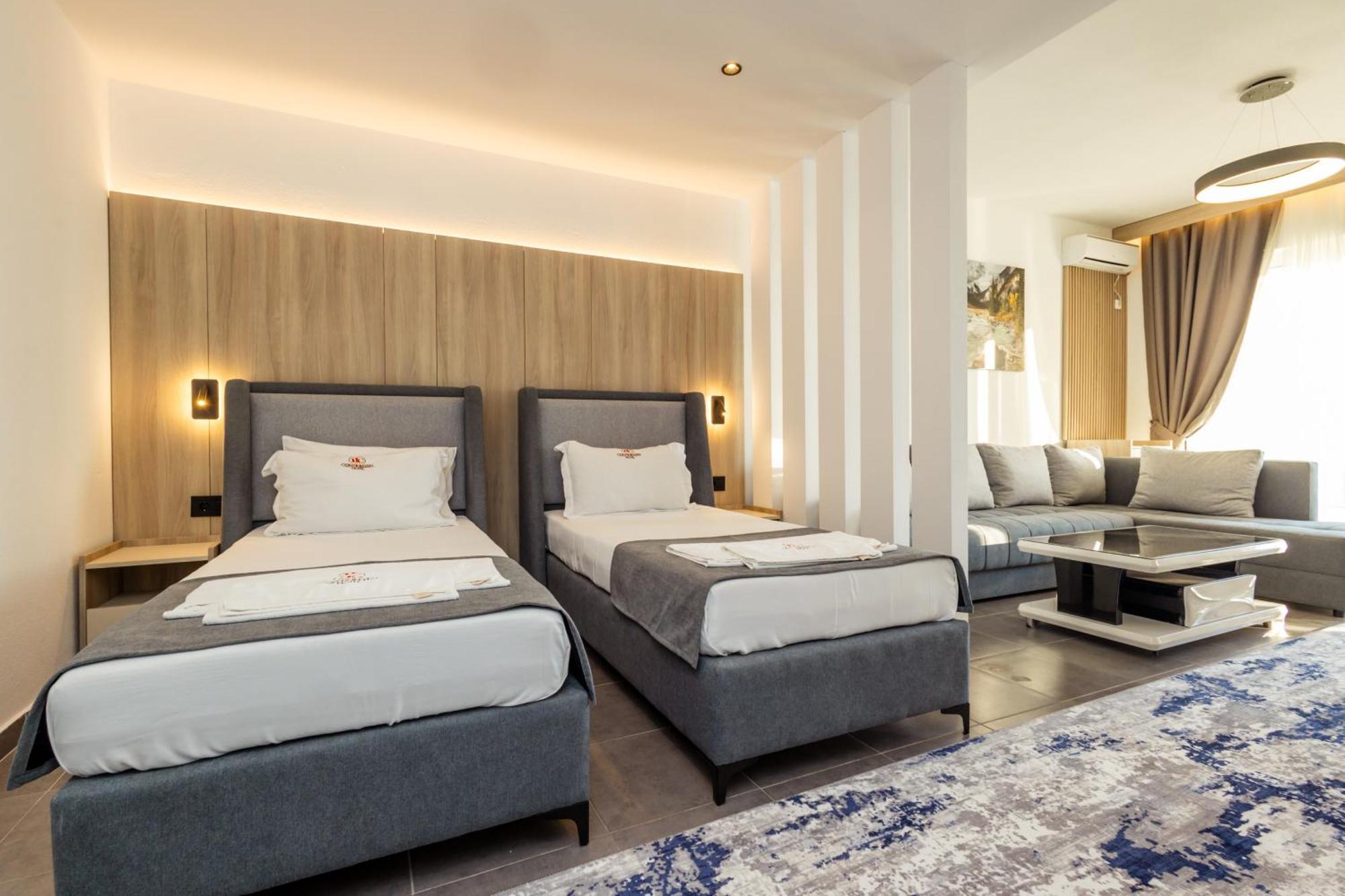Continental Hotel 울친 외부 사진