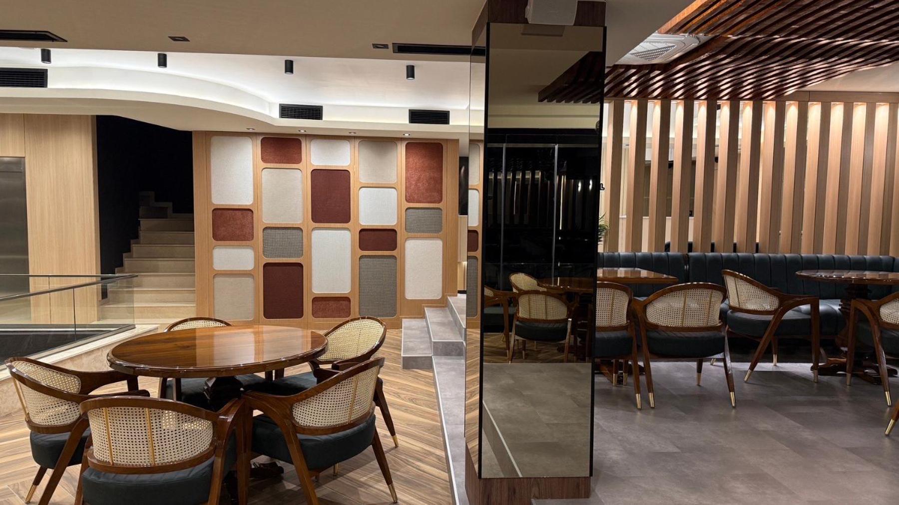 Continental Hotel 울친 외부 사진
