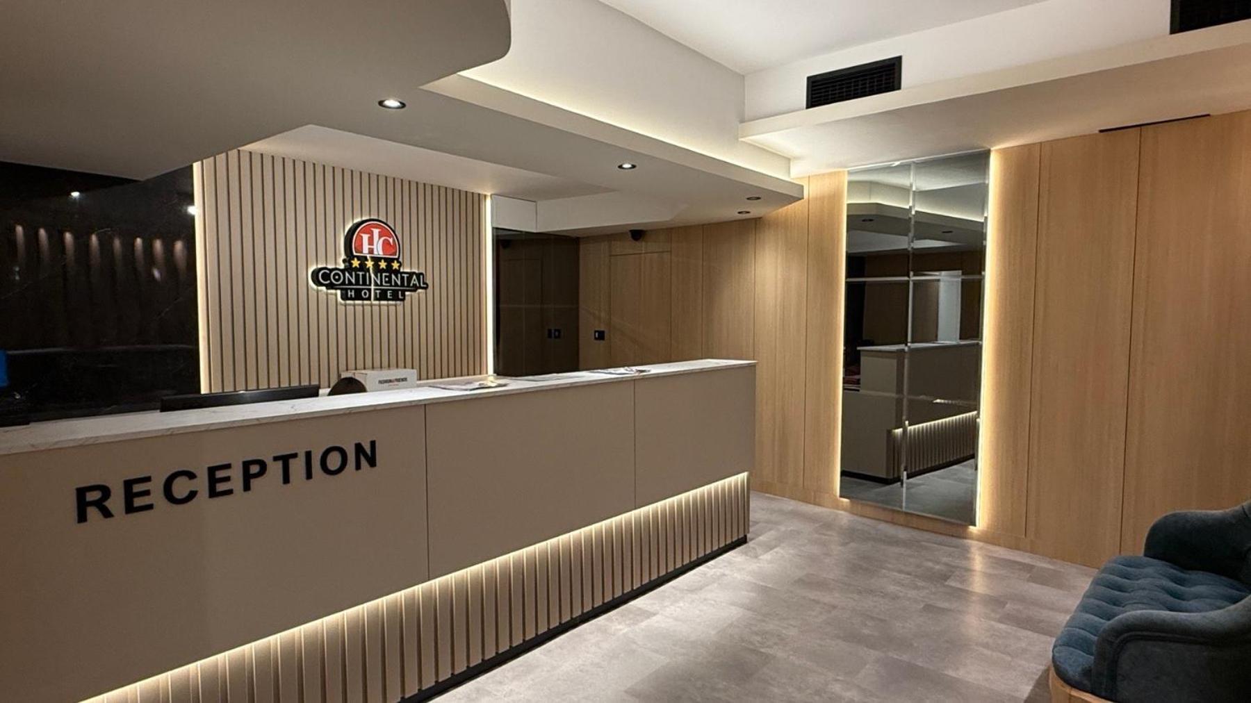 Continental Hotel 울친 외부 사진