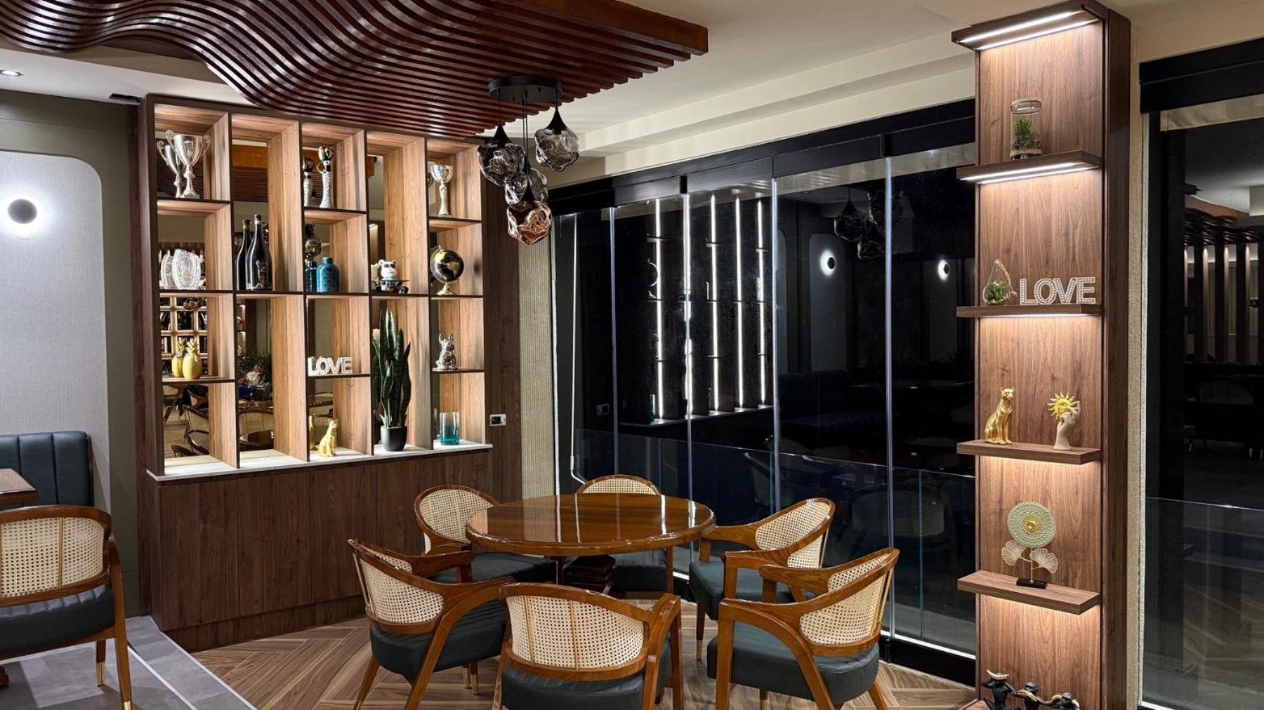 Continental Hotel 울친 외부 사진